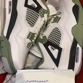 AJ4s