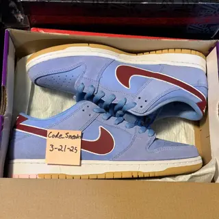 DS SB dunk phillies size 10.5. $340 Shipped