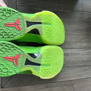 Kobe Protro Grinch, size 9