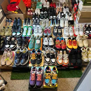 Need everything gone ‼️ Sneakers & some clothing . Wide variety of items . {Size XS-XL} {Size 5-15}