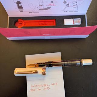 TWSBI Eco Creme Rose Gold <M> and Lamy Safari Mango <F>