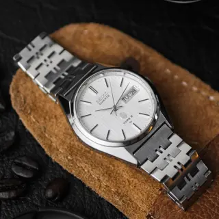 Rare Seiko Type II - 4623-8020 “Grammar of Design” Tapestry dial - Case like Grand Seiko - Kanji day/date calendar - $219