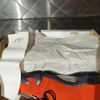 selling a few kicks (US 10.5 - US 12) men's information in description