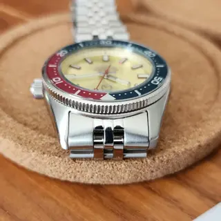 Long Island Watch ISL-127 Gold Sunburst 'Pogue' 38mm Diver
