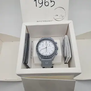 Omega x Swatch 1965 Moonswatch