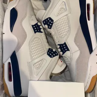 Jordan 4s
