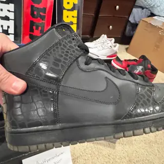 size 10.5-11 Jordan 1, 3, 4 and Dunks