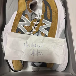 990v6 size 10 worn once VVVNDS $100 shipped for one, $175 shipped for both