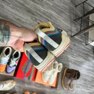 Sneaker Lot size 10-11