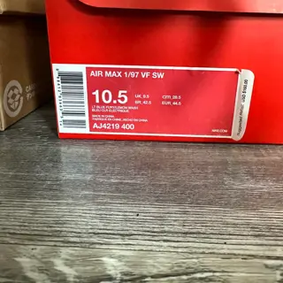 Sneaker Lot size 10-11