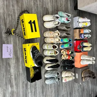 Sneaker Lot size 10-11