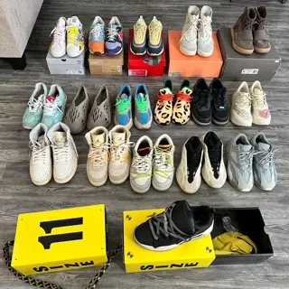 Sneaker Lot size 10-11