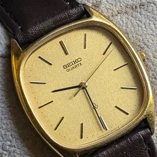 1980's Vintage Seiko Textured Oval Battery operated watch 6030-5270 | Price 99$