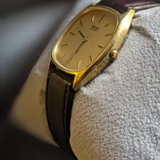 1980's Vintage Seiko Textured Oval Battery operated watch 6030-5270 | Price 99$
