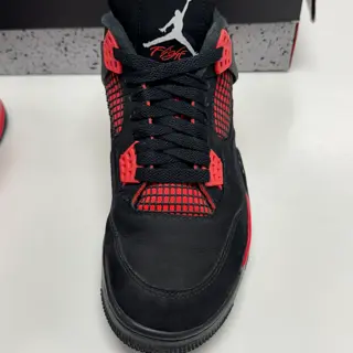 Jordan 4 Retro Red Thunder Size 9.5 $200