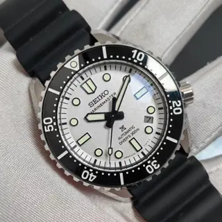 Seiko Marinemaster 300 SLA077 LNIB Full Kit + OEM Seiko Rubber Strap - $1900