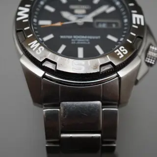 Seiko 5 Sports SNZE81 7S26 Black Dial 100M Compass Automatic Watch READ - $120