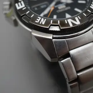 Seiko 5 Sports SNZE81 7S26 Black Dial 100M Compass Automatic Watch READ - $120