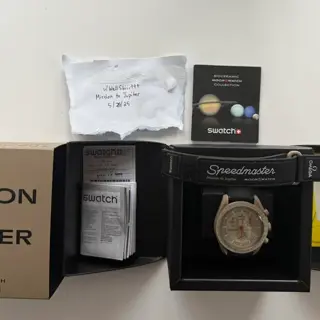 Swatch Moonswatch Mission to Jupiter + extra strap