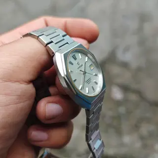 Mint condition Omega Constellation Ref. 398.0856, a COSC-certified quartz chronometer for $550 +Shipping