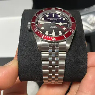 2025 New Release Tudor Black Bay 58 Burgundy on Jubilee Bracelet M7939A1A0RU