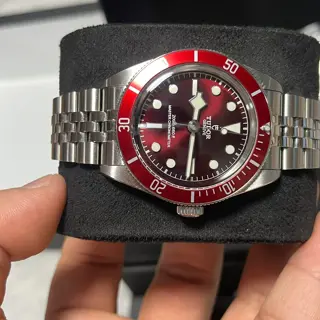 2025 New Release Tudor Black Bay 58 Burgundy on Jubilee Bracelet M7939A1A0RU