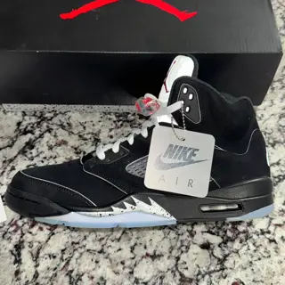 Jordan 5 Retro Black Metallic Reimagined Size 11 $270