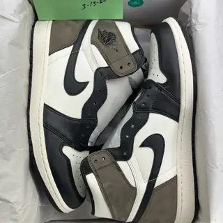 DS Jordan 1 Dark Mocha — sz 11, $310 shipped!!