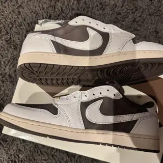 DS Jordan 1 OG x Travis Scott Reverse Mocha size 11: $1450