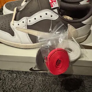 DS Jordan 1 OG x Travis Scott Reverse Mocha size 11: $1450