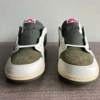 Travis Scott Medium Olive Size 10.5 DSWT {$550 + s/f}