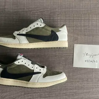 Travis Scott Medium Olive Size 10.5 DSWT {$550 + s/f}