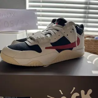 Jumpman Jack University Reds SZ 9.5
