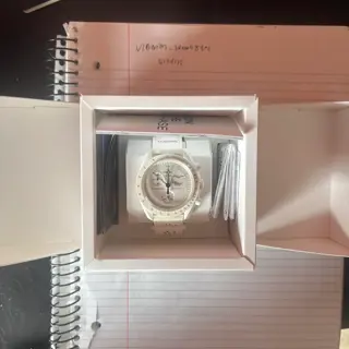 Omega x Swatch Mission to the Moonphase White Snoopy Moonswatch