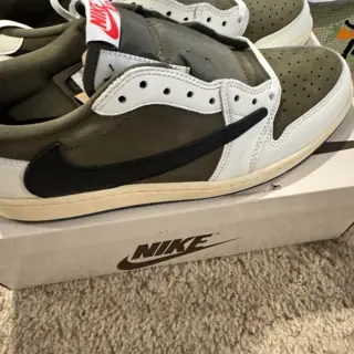 Jordan, Travis, Sb Dunk sz 11: $50-$525 spring cleaning