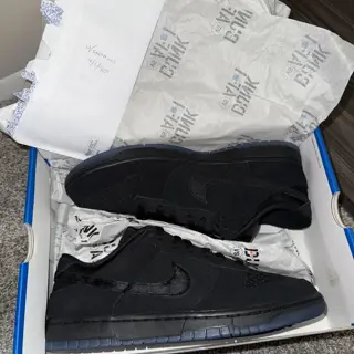 Undefeated x Nike 5 on It Dunk. Size 11 $250