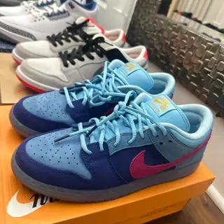 looking to clear some room Sz 10-11 mostly DS $140-$275 shipped