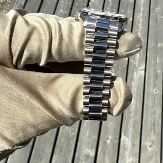 1991 Midsize Rolex Datejust President 31mm 18k WG Factory Diamonds 68289 Watch