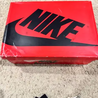 DS Jordan 1 Hi ‘85 Varsity Red size 10.5m $225 shipped and invoiced