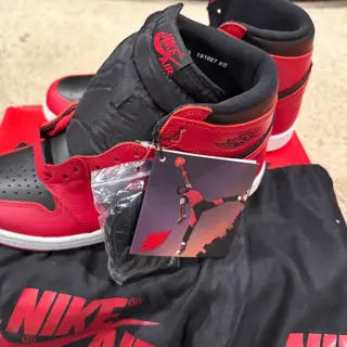 DS Jordan 1 Hi ‘85 Varsity Red size 10.5m $225 shipped and invoiced