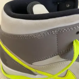 Jordan 1 Gunsmoke volt UK10 £40