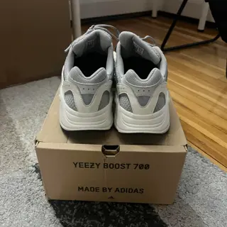 Yeezy Boost 700 V2 statics size 12