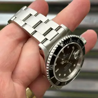 Rolex Submariner Date 40mm Ref.16610 Box & Papers