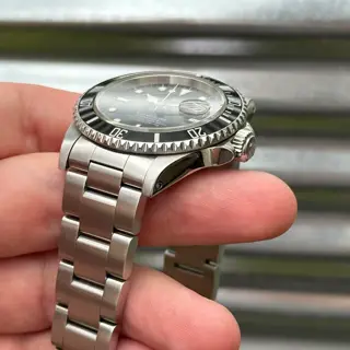 Rolex Submariner Date 40mm Ref.16610 Box & Papers