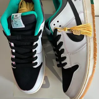 CSEF SB | Size 12 | DS | $180 shipped and invoiced
