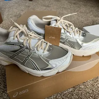 Size 10 - Adidas Bad Bunny Response CL DS, Asics Above The Clouds GT-2160 Tried On