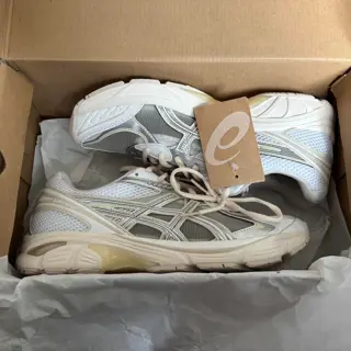 Size 10 - Adidas Bad Bunny Response CL DS, Asics Above The Clouds GT-2160 Tried On