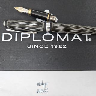Diplomat Excellence A+ Waves; Pilot Elabo