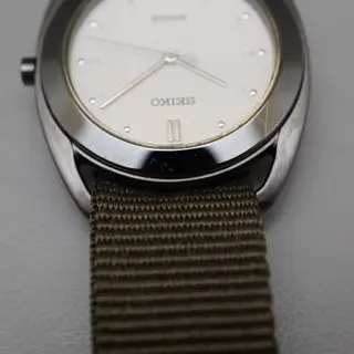 Vintage 1994 Seiko Avenue SAKC047 7N01 White Dial Black Case Quartz Watch - $90
