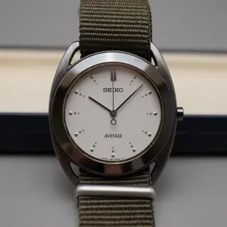 Vintage 1994 Seiko Avenue SAKC047 7N01 White Dial Black Case Quartz Watch - $90